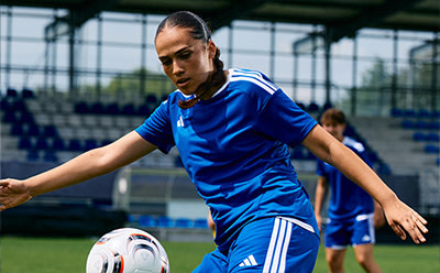 【激レア】adidas 日体大 サッカー部 ユニフォーム ３点セット #32 激レア】adidas 日体大 サッカー部 ユニフォーム 3点セット #32 激