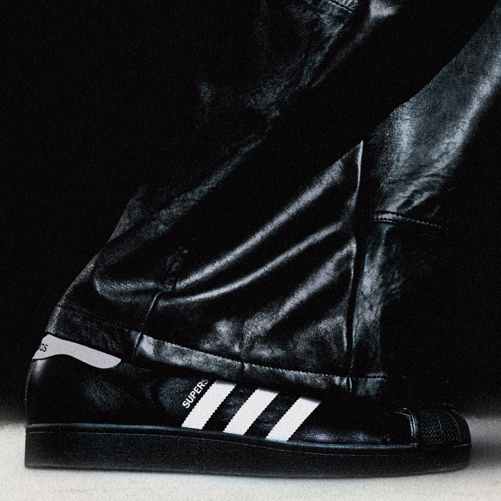 adidas Originals アディダス スニーカー レディース & メンズ