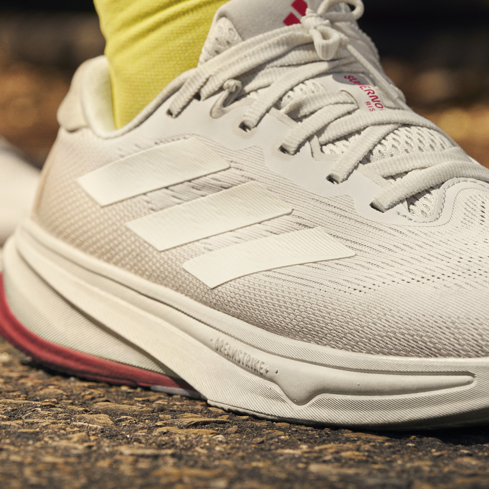 【人気急上昇】 Rise Supernova adidas 2 Free | White - Sneakers Running 化粧水/ローション