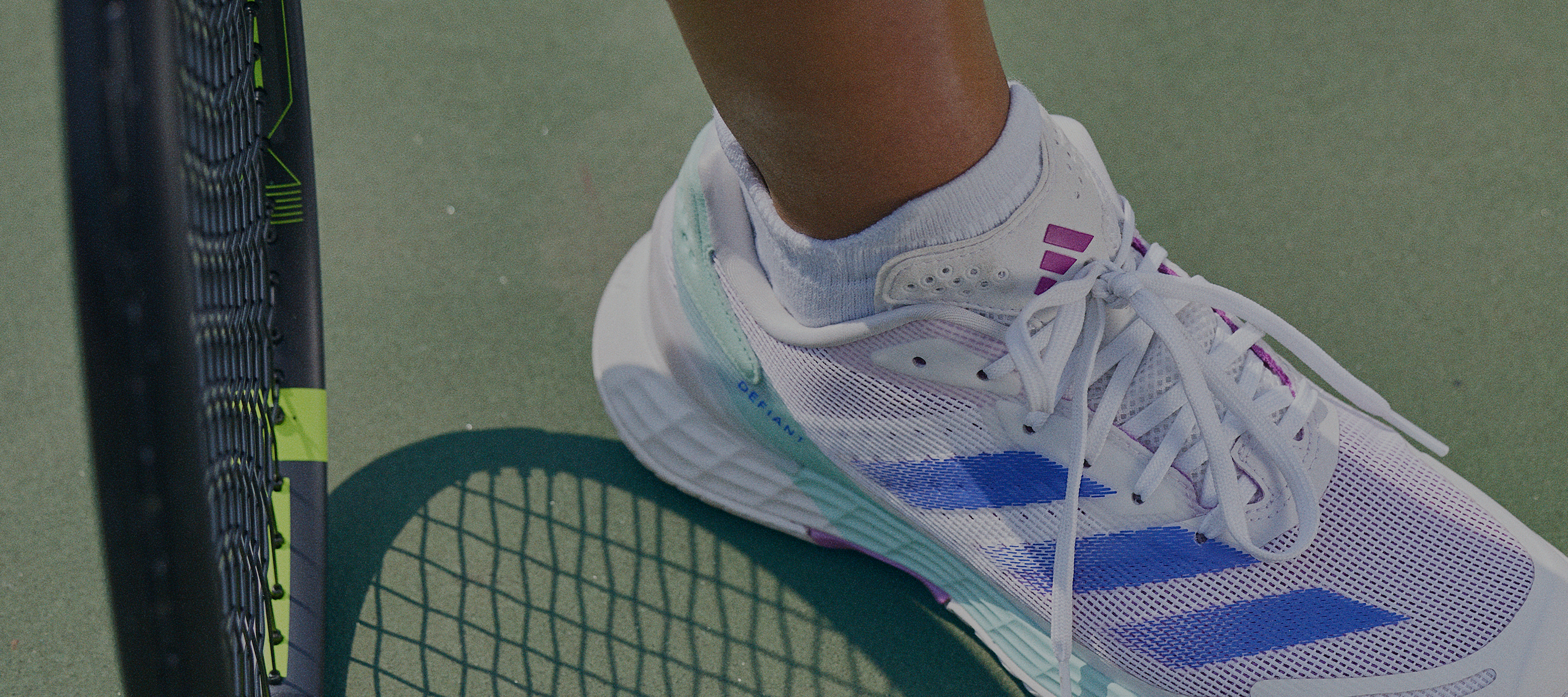 Closed toe tennis shoes deals