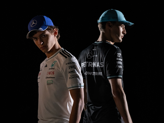 国内配送★adidas★Mercedesコラボ F1Teamフーディ adidas x Mercedes-AMG F1