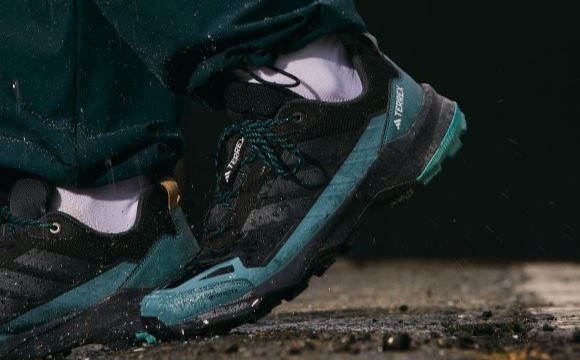 アディダス　スノーボード　ビブパンツ　M アディダス ADIDAS 秋冬 3レイヤービブ メンズ スノーボード
