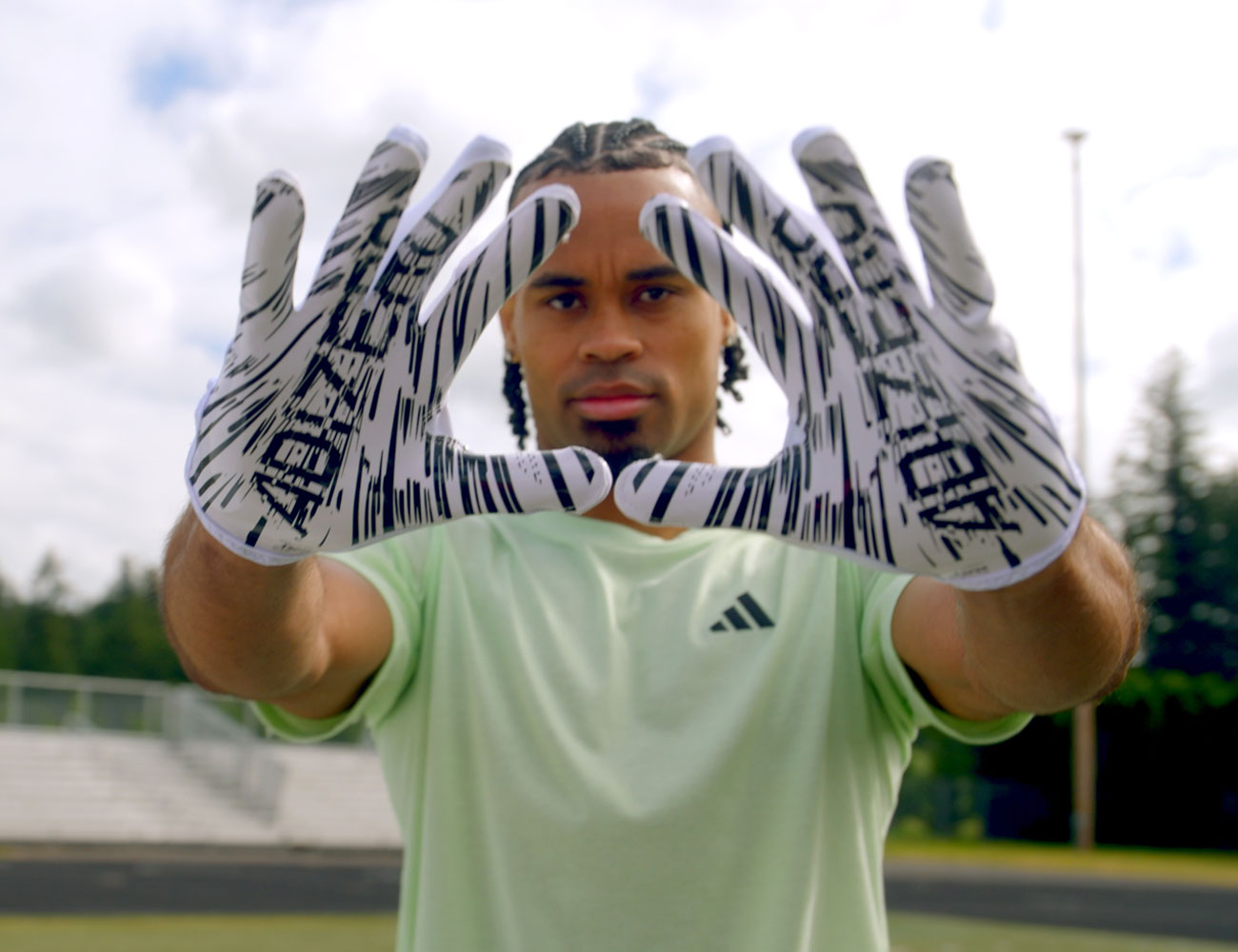 Can you wash fashion football gloves in the washer