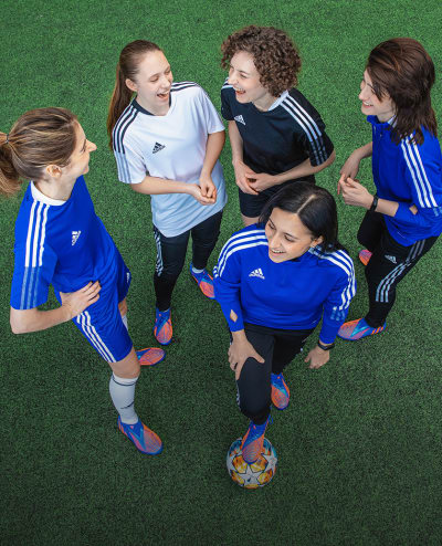Футбольные бутсы и футзалки Predator | adidas Россия