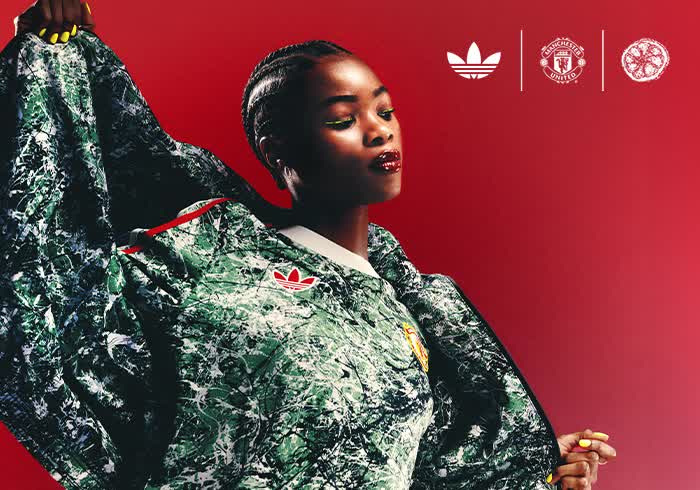 kr-mufc_stone_roses_og​-football-ss24-launch-plp-story_snippet-asset