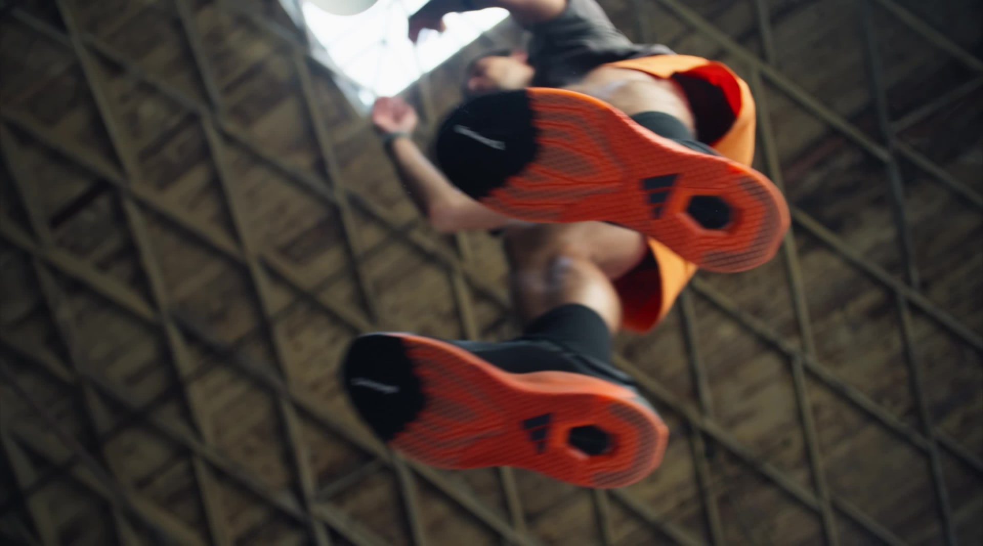 Crafted for functional strength training, Dropset 4 keeps every lift controlled, every jump explosive, and every run energised.