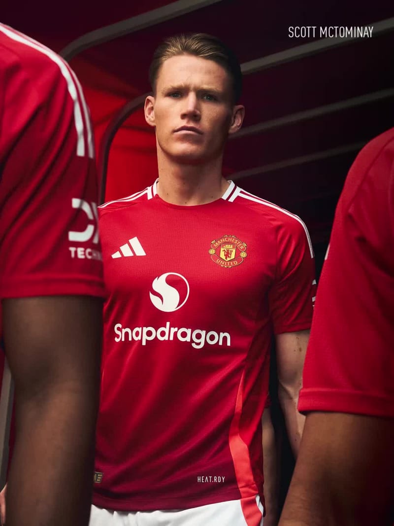 kr-licensed_jersey_mufc-football-fw24-launch-hp-card-asset